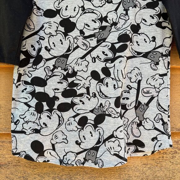 LulaRoe Mickey Mouse Top Black Gray 3/4 Sleeve Baseball Tee Shirt Size S - Picture 4 of 9